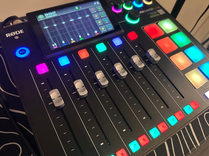 RODE Rodecaster Pro II mixing console